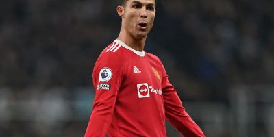 berita bola ronaldo ngambek