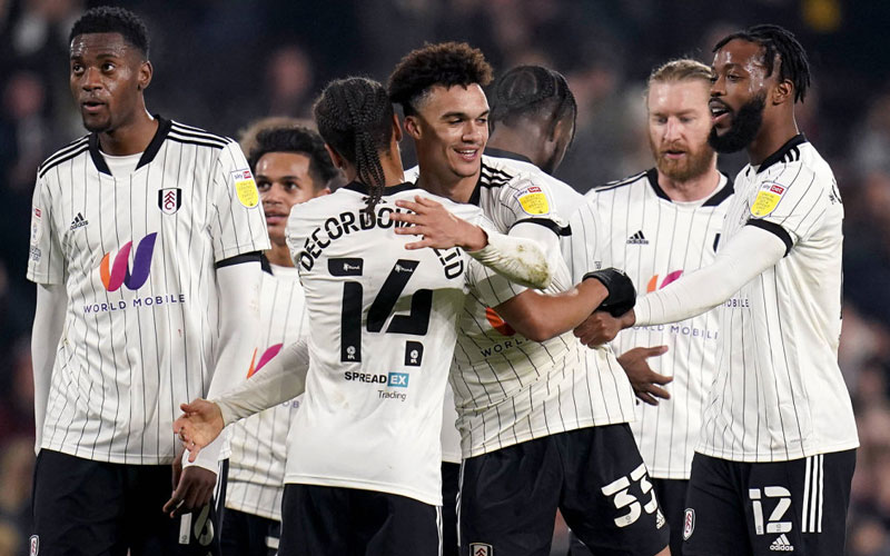 berita bola kejutan fulham - Ekings