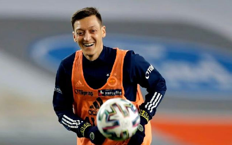 berita bola ozil - Ekings